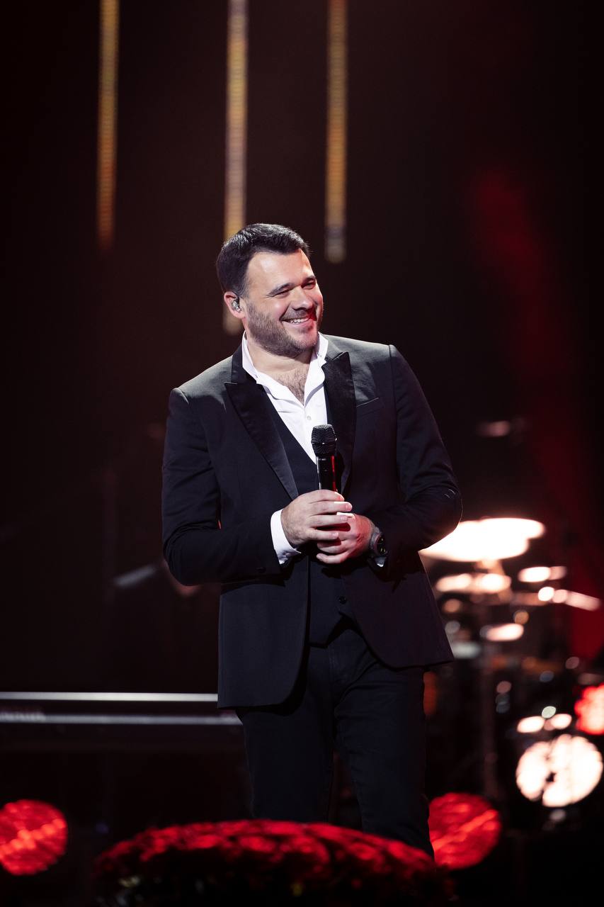 Звездные гости и яркие номера: EMIN отметил 45-летие на сцене Кремлевского дворца